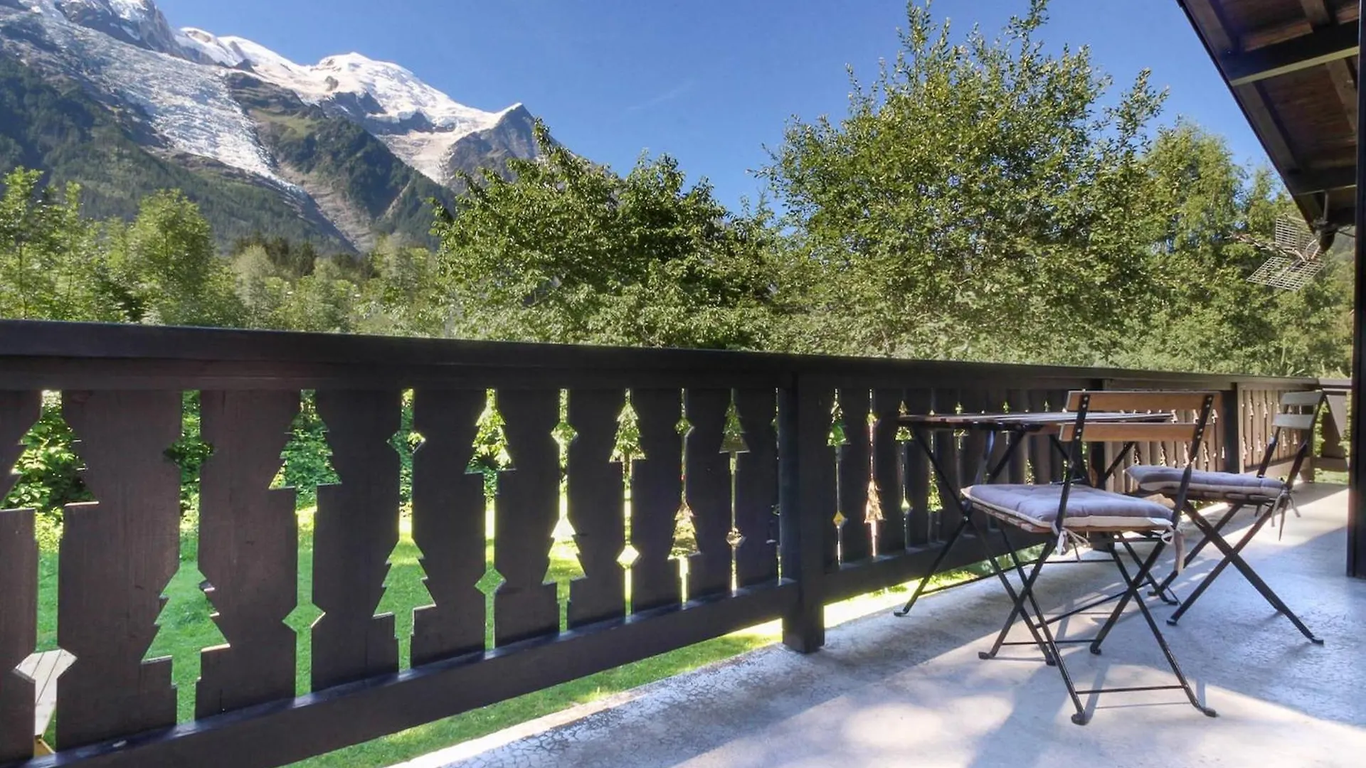 Ferienwohnung Les Fleurs De Cham - Jardin Vues - Renove Chamonix