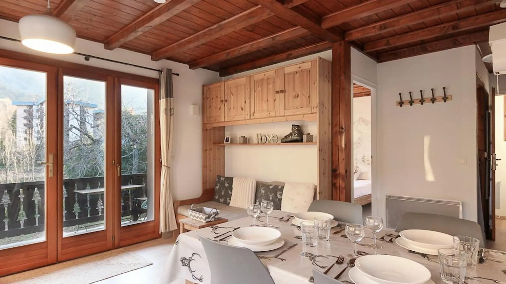 Ferienwohnung Les Fleurs De Cham - Jardin Vues - Renove Chamonix Apartment